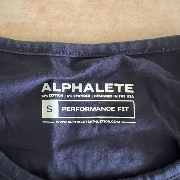 Alphalete Drop Performance Tank - Picture 2 of 3